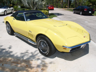 Картинка автомобили выставки уличные фото