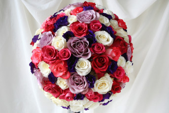 Картинка цветы букеты композиции шар пестрый эустома розы