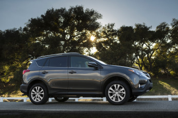 Картинка автомобили toyota rav4