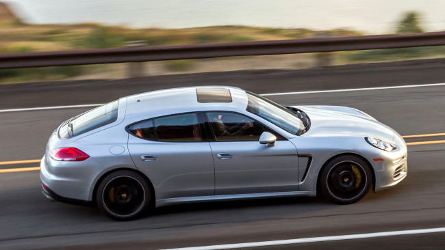 Обои картинки фото porsche panamera, автомобили, porsche