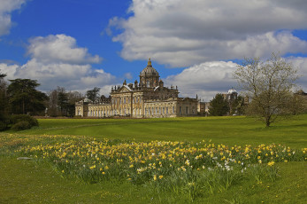 Картинка castle+howard города -+дворцы +замки +крепости цветы лужайка замок