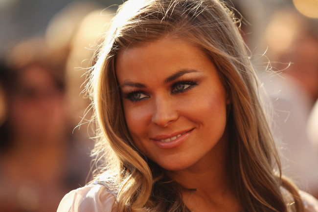 Обои картинки фото carmen elektra, девушки, carmen electra, портрет, лицо, carmen, elektra, фотомодель, модель, девушка