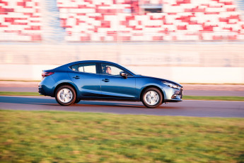 Картинка автомобили mazda