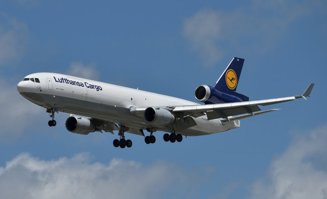 Обои картинки фото авиация, грузовые самолёты, авиалайнер