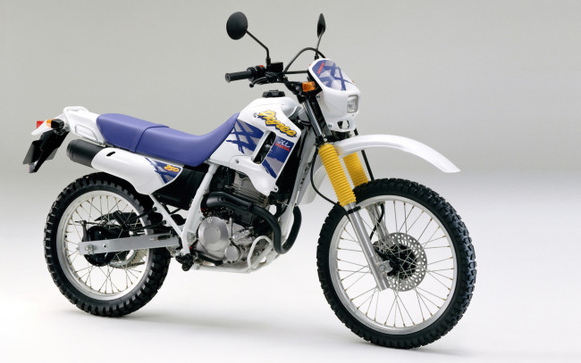 Обои картинки фото мотоциклы, honda