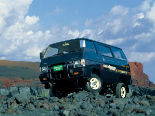 Картинка mitsubishi+delica+4wd+1982 автомобили mitsubishi 1982 4wd delica