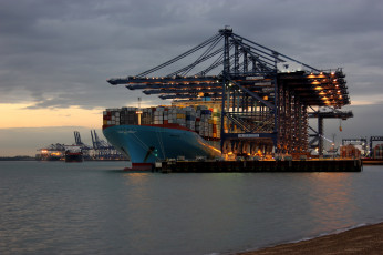 Картинка корабли грузовые+суда контейнеровоз