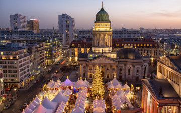 Картинка города берлин+ германия домик city night елка lights christmas tree игрушки город рождество decoration украшения berlin holiday celebration улица design новый год merry xmas