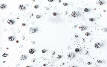 Картинка праздничные украшения silver decoration christmas white gift рождество шишки merry новый год xmas