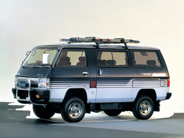 Обои картинки фото mitsubishi delica 4wd 1982, автомобили, mitsubishi, delica, 4wd, 1982