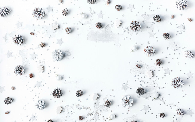 Обои картинки фото праздничные, украшения, silver, decoration, christmas, white, gift, рождество, шишки, merry, новый, год, xmas