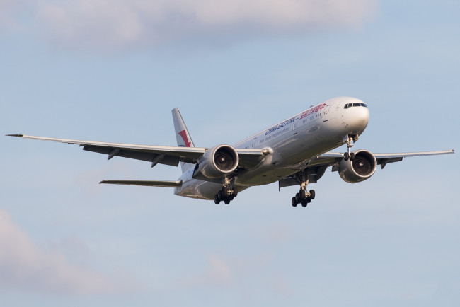 Обои картинки фото boeing 777-300er, авиация, пассажирские самолёты, авиалайнер