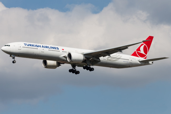 Обои картинки фото boeing 777-300er, авиация, пассажирские самолёты, авиалайнер