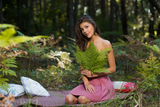 Обои картинки фото monika dee, девушки, monika, dee, девушка, модель, брюнетка, красотка, поза, взгляд