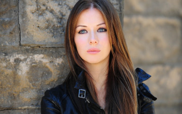 Картинка девушки ashley+mulheron куртка