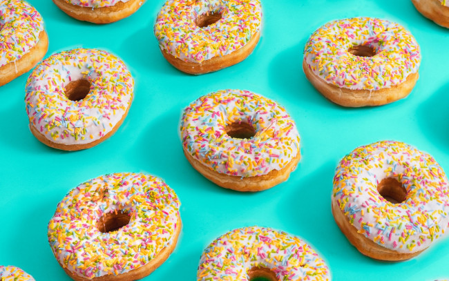 Обои картинки фото еда, хлеб,  выпечка, пончики