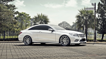 Картинка mercedes+e+coupe автомобили mercedes-benz грузовики двигатели автобусы германия подразделение daimler ag легковые