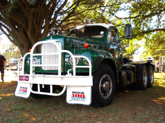 Обои картинки фото mack, автомобили, тяжелые, грузовики, trucks, inc, сша