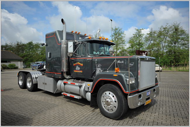 Обои картинки фото mack, автомобили, trucks, inc, тяжелые, грузовики, сша