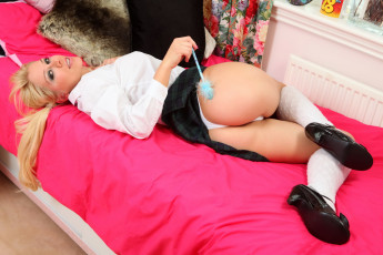 Картинка девушки petra+morgan ноги секси блондинка petra morgan