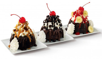 Картинка еда пирожные +кексы +печенье взбитые сливки бананы вишни