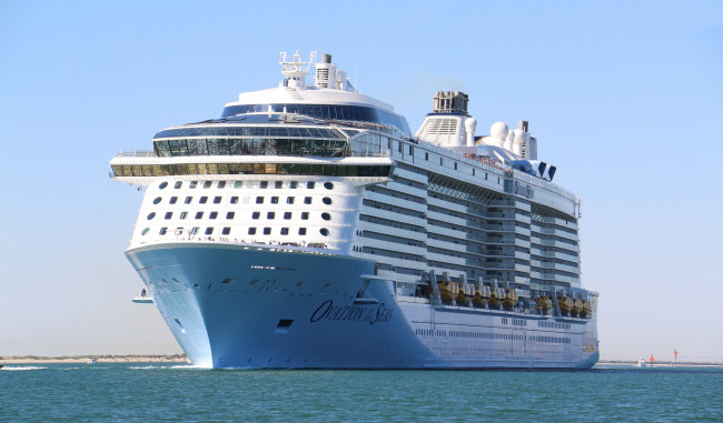 Обои картинки фото ovation of the seas, корабли, лайнеры, круиз, лайнер
