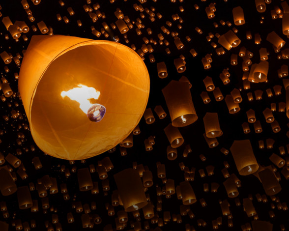 Обои картинки фото разное, осветительные приборы, фонари, полет