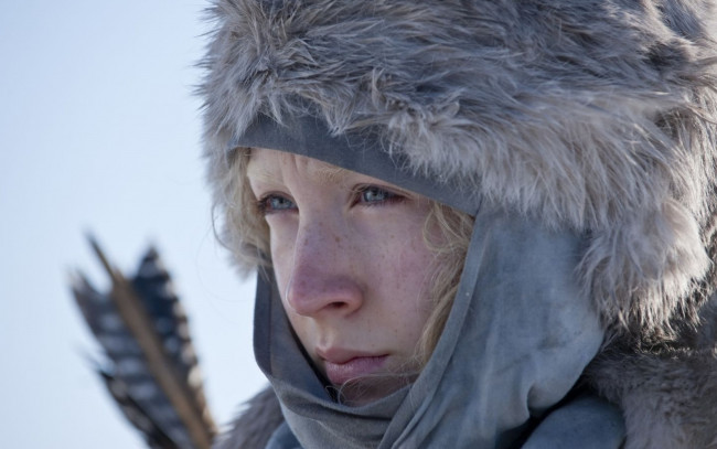 Обои картинки фото кино фильмы, hanna, лицо, шапка, стрелы