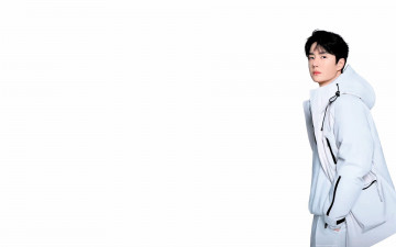 Картинка мужчины wang+yi+bo актер куртка