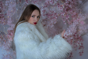 Картинка красивая+девушка девушки -+лица +портреты девушка женщина шатенка темноволосая сексуальная модель звезда позирует попа грудь ножки разная обувь верхняя стильная одежда нижнее эротическое бельё трусы лифчик колготки чулки аксессуары макияж и множество элементов на фотографии