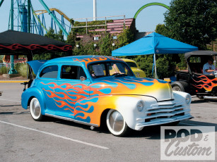 Картинка автомобили выставки уличные фото