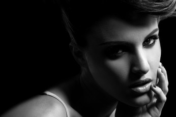 Картинка Andie+Valentino девушки   глаза