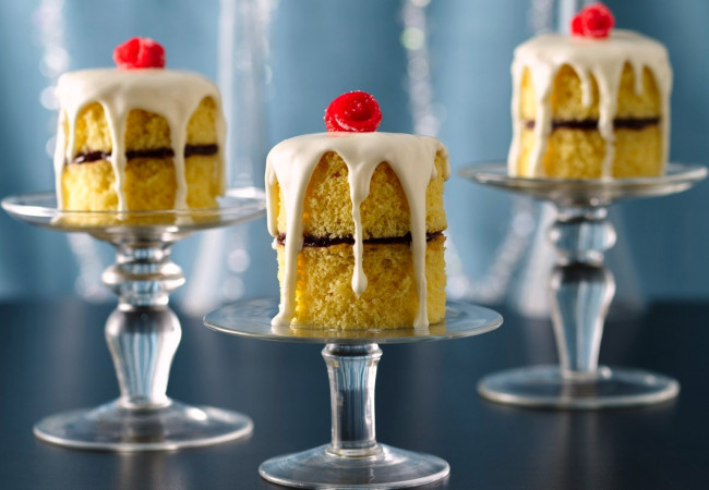 Обои картинки фото еда, пирожные, кексы, печенье, бисквит, глазурь