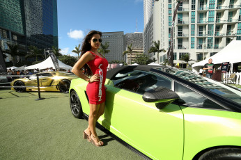 Картинка автомобили авто+с+девушками девушка салатовый