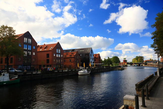 Обои картинки фото клайпеда литва, города, - улицы,  площади,  набережные, литва, клайпеда, река, дома, мост, набережная