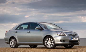 Картинка автомобили toyota hatchback avensis uk-spec