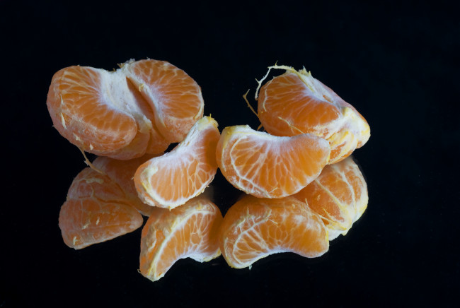 Обои картинки фото еда, цитрусы, дольки, мандарин