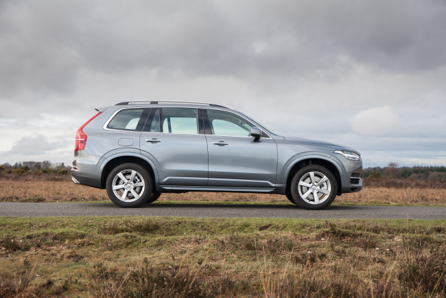 Обои картинки фото автомобили, volvo, xc90, t8, 2016г, uk-spec, momentum