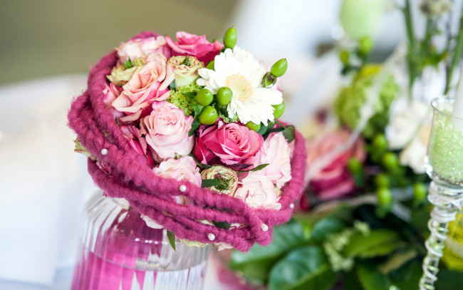 Обои картинки фото цветы, букеты,  композиции, герберы, розы