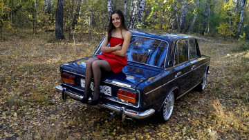 Картинка автомобили -авто+с+девушками lada 2103 se