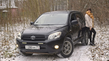 Картинка автомобили -авто+с+девушками toyota rav4 black raven