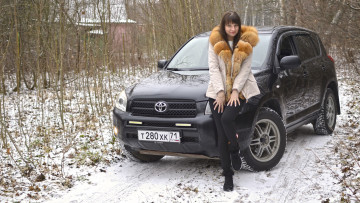 Картинка автомобили -авто+с+девушками toyota rav4 black raven