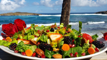 Картинка еда салаты +закуски салат морковь клубника ежевика