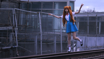 Картинка девушки tenletters образ косплей наряд рыжая рельсы здания