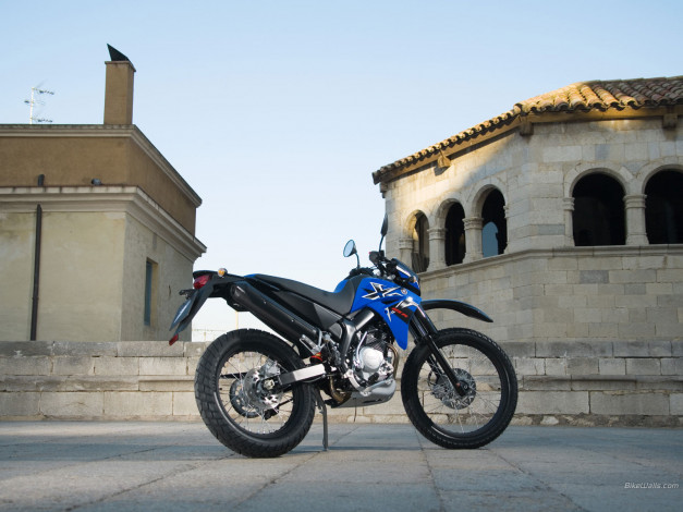 Обои картинки фото мотоциклы, yamaha