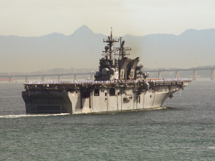 Картинка корабли авианосцы вертолётоносцы