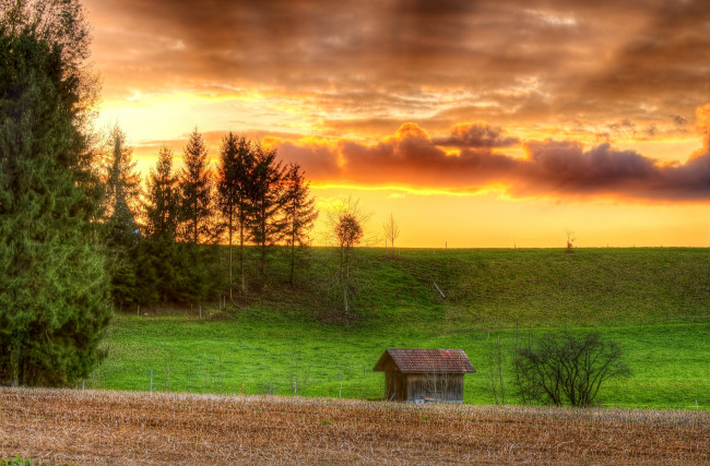 Обои картинки фото природа, восходы, закаты, трава, закат, лес, домик