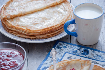 Картинка еда блины +оладьи варенье молоко