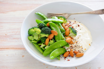 Картинка еда вторые+блюда соус орешки брокколи фасоль