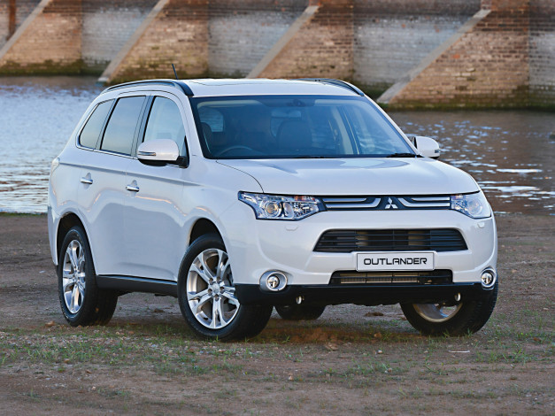 Обои картинки фото автомобили, mitsubishi, светлый, 2014, outlander, za-spec